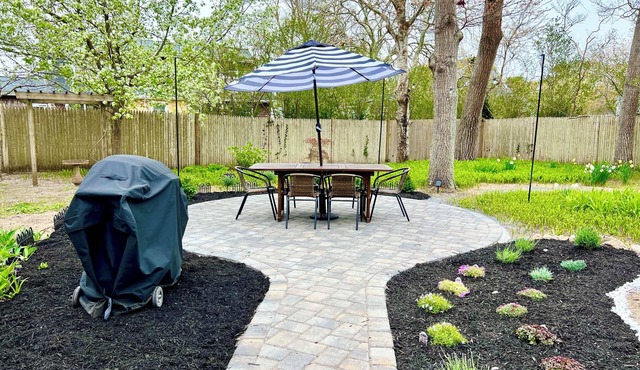 Pet Friendly Cape Cod Cottage Near Beaches w/AC + Electric Vehicle Charging