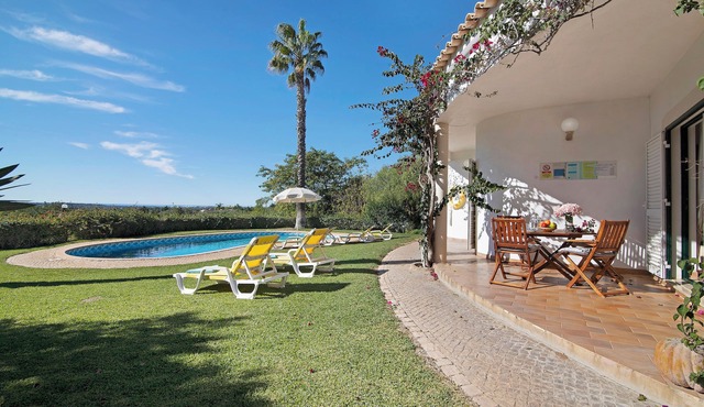 Pet-friendly Casa do Barrocal with Pool & Wi-Fi