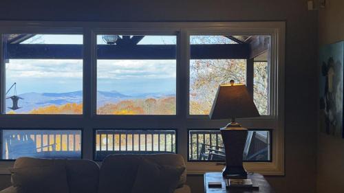Pet Friendly Chalet With Views