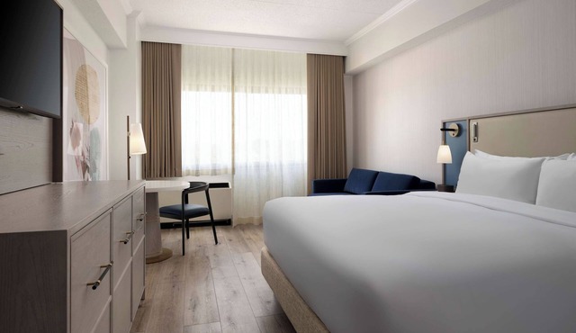 Pet Friendly Executive King Room Near Rockefeller Estate