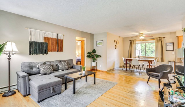Pet-Friendly Gem w/Ping-Pong Table in Oregon!