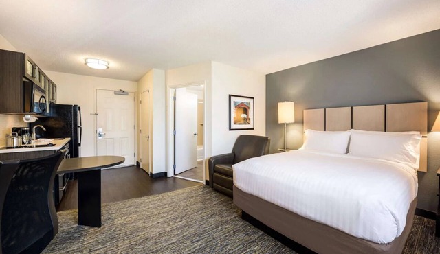 Pet-Friendly Getaway in Boston | Kitchens & Laundry | South Shore Plaza
