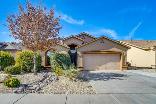 Pet-Friendly Getaway w/Mtn Views in Las Cruces!