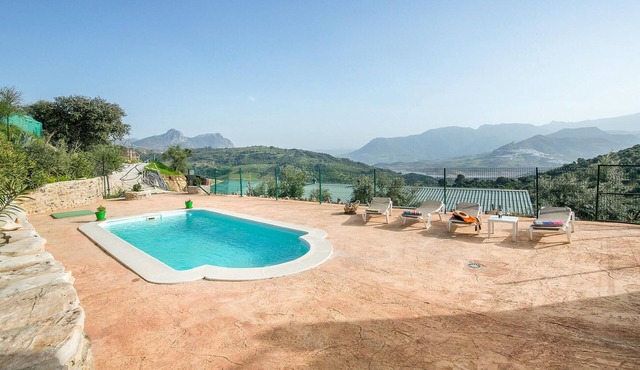 Pet friendly home in Algodonales