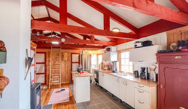 Pet friendly home in Fåvang with kitchen