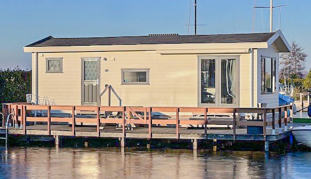 Pet friendly home in Breukelen with WiFi