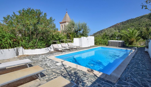Pet friendly home in Gioiosa Marea