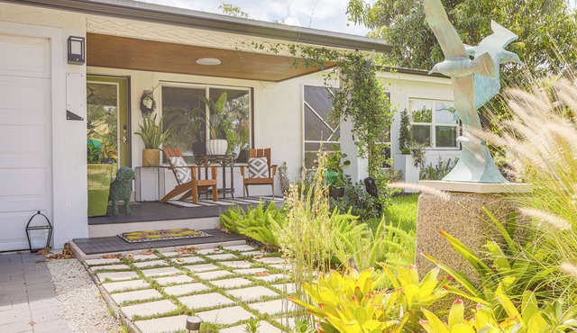 Pet-Friendly Home ~ 6 Mi to Jensen Beach Park!