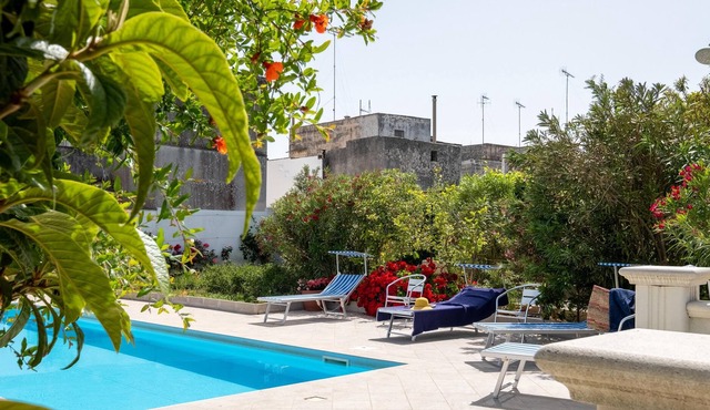 Pet-Friendly Holiday Home Casa Papadia - Bilocale Timo with Pool & Wi-Fi