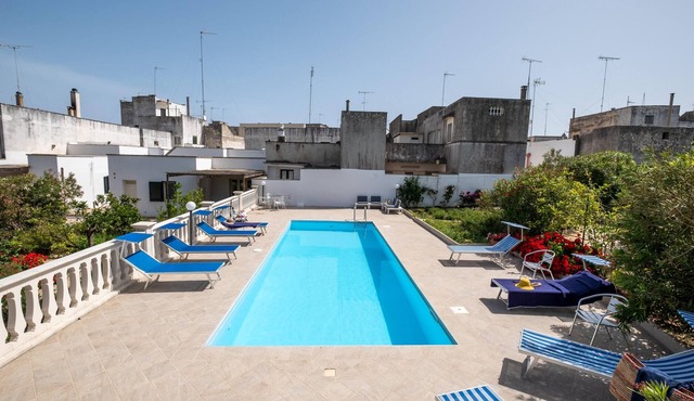 Pet-Friendly Holiday Home Casa Papadia - Bilocale Oleandro with Pool & Wi-Fi