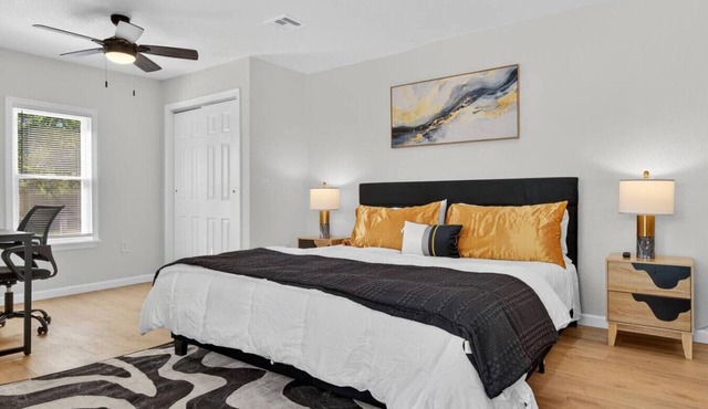 Pet Friendly, King Suite, Backyard, BBQ