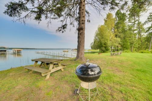 Pet Friendly Lake Cabin: Private Dock + Fire Pit!