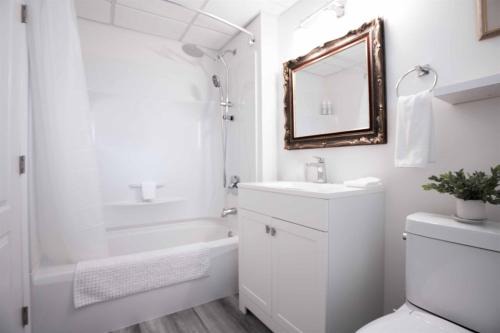 Pet Friendly Licensed Suite on Haskap Farm