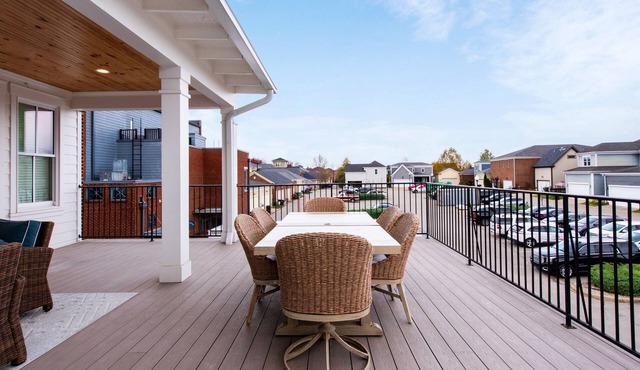 Pet-Friendly Manor on Bourbon Trail, Pools, Golf Local Dining, Fully Loaded