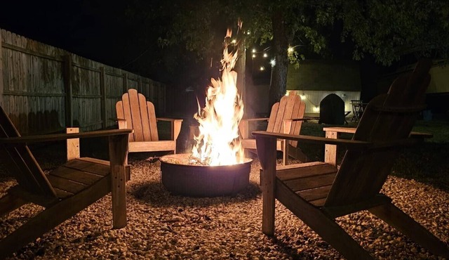 Pet friendly minutes to beach!
