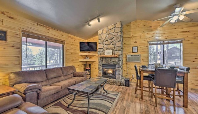 Pet friendly, Mountain Gem, with a Spa!