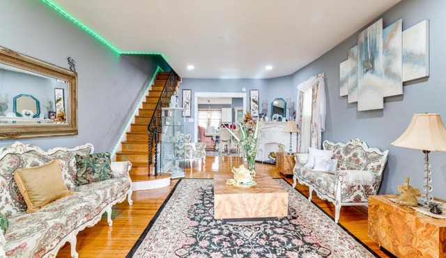 Pet-Friendly Philly Area HQ Near Lincoln Financial