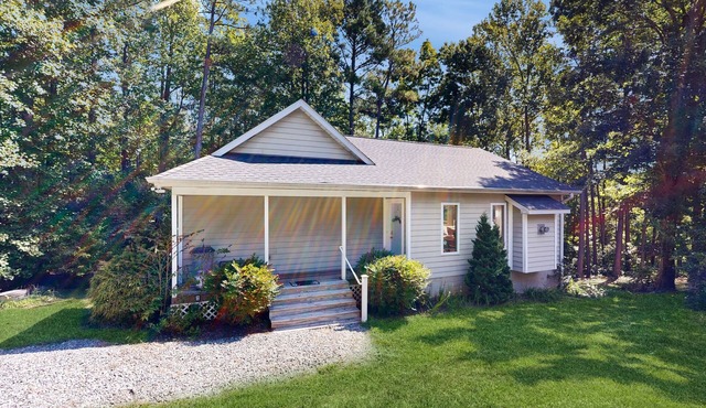 Pet Friendly, pool table, ping pong, fire pit, free WIFI