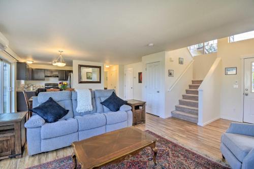 Pet-Friendly Poulsbo Abode w/Mountain Views!