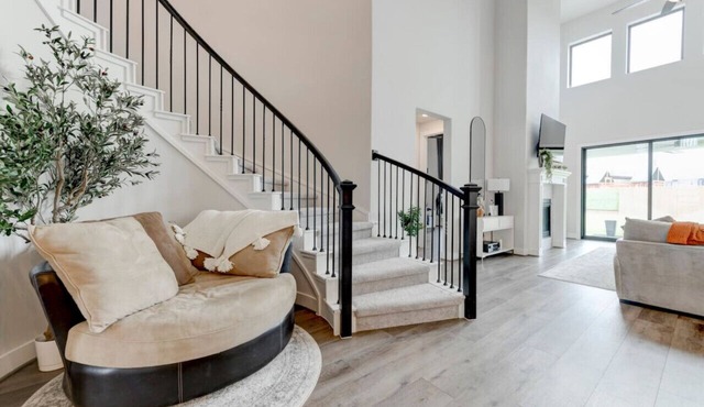 Pet Friendly, Private Office Flexible Austin Stay