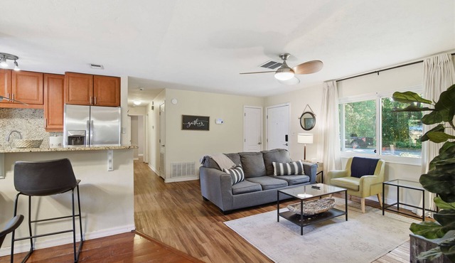 Pet-Friendly Retreat w/Fenced Yard Near UF