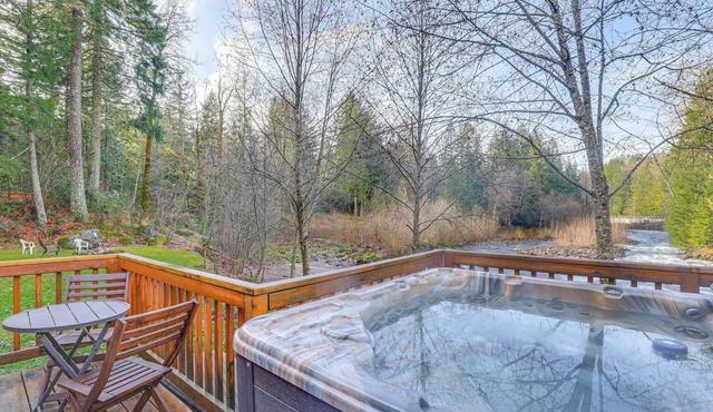 Pet-Friendly Riverfront Cabin w/Hot Tub