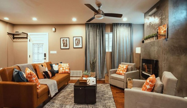 Pet-Friendly Southside Getaway - Sleeps 12