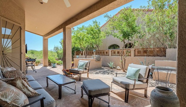 Pet Friendly Spacious Home in the Gated Community of The Golf Villas -