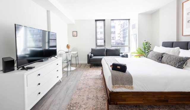 Pet-Friendly Studio at The Boathouse Apts w/ Pool