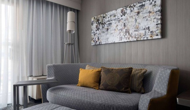 Pet Friendly Suites Close to The Mission District & Downtown! w/Self Parking!