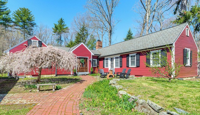 Pet-Friendly Yard: Boston Area Home Near Gillette