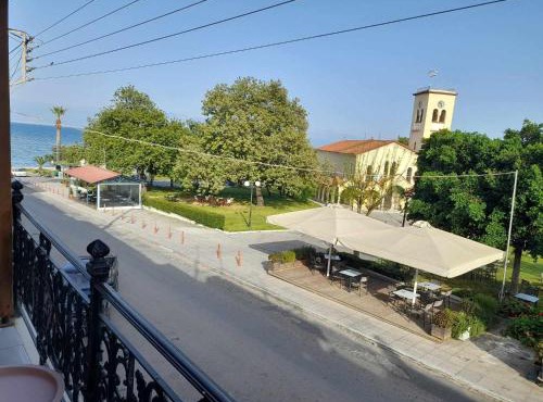 Petalidi Square