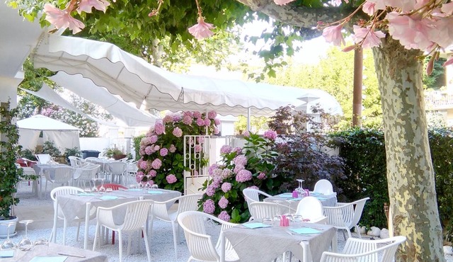 Petit Hotel