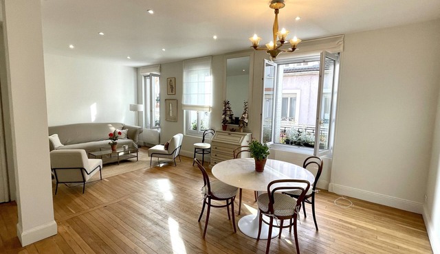 PETIT VERT EPERNAY Apartment - Hyper-Center - 2 bedrooms - 2 bathrooms - terrace