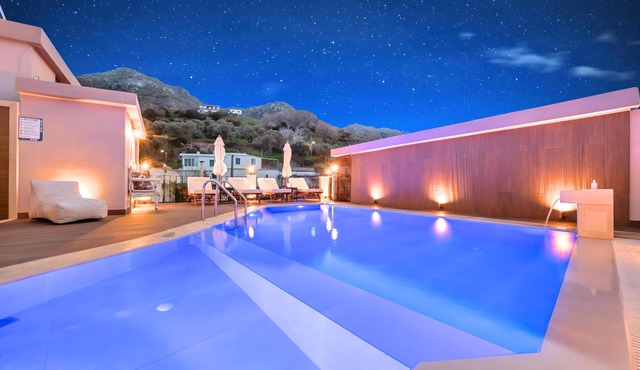 Petralis Luxury Villa Heated Pool & Jaccuzzi