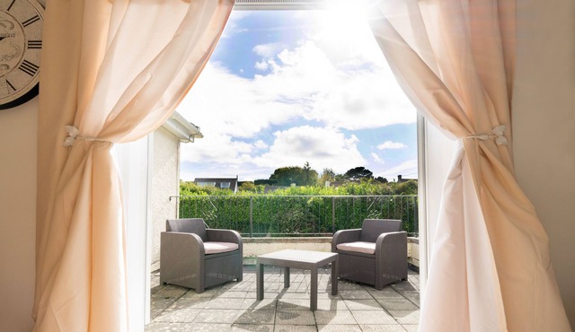 Peveril House, Spacious Eco-friendly Holiday Home