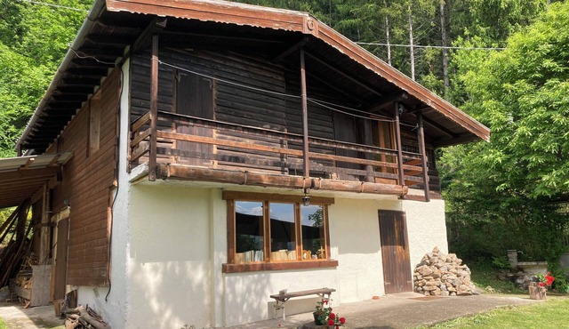 PEZZAINBAITA. Spacious chalet 20 minutes from Lake Como. Oasis in the woods