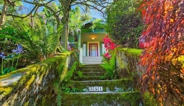 PH - Enchanted Path to a Gardenscape - 92 Walkscore!