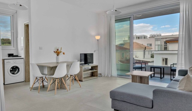 Phaedrus Living: Eolus Residences Hera