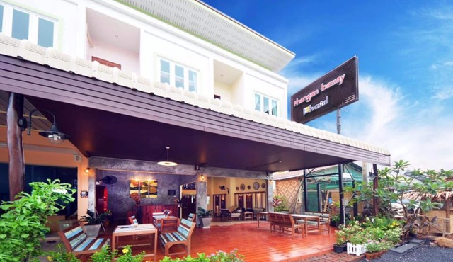 Phangan Barsay Hostel