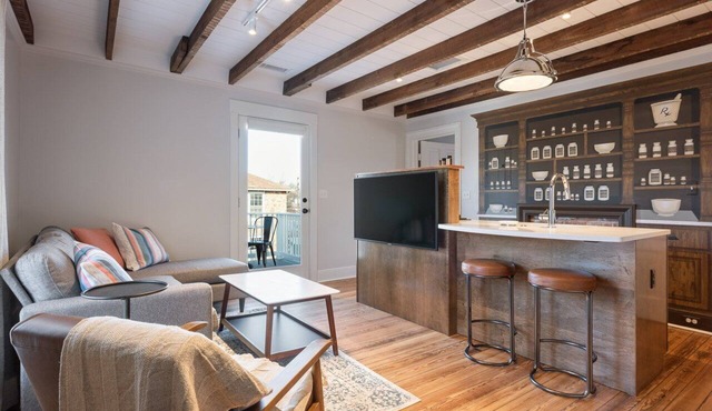 Pharmacy Apartment | Luxury Monthly Stay Downtown