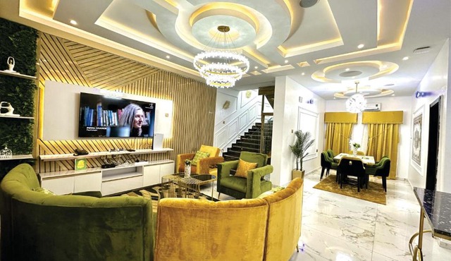 Pharrel Diplomatic Plus 3 Bedroom Suite