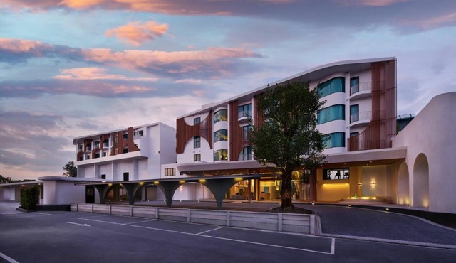 Phetara Hotel Mahachai by PCL