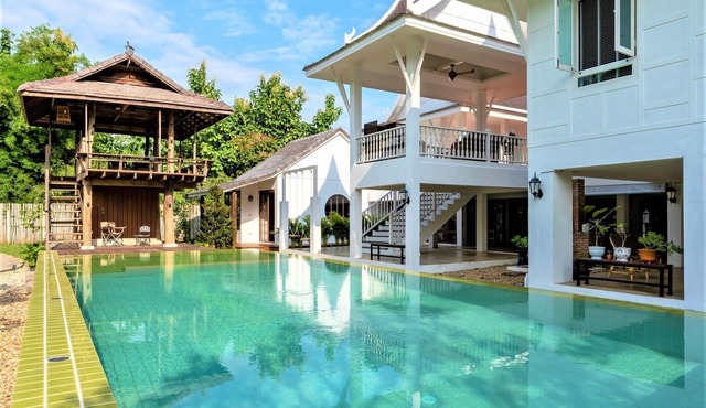 Phi Private Villa: Riverside & Pool :Near Old Town,BF,Laundry, Free Pickup