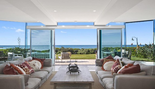 Philotimo - Absolute Beach Front at North Avoca