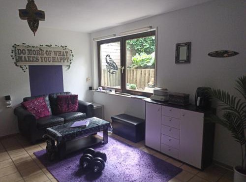 Phils Cozy apartment self check in near Airport free parking airportbus station