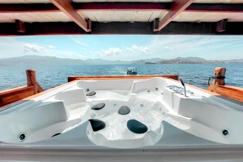 Phinisi Open Trip Komodo 3 days 2 Night