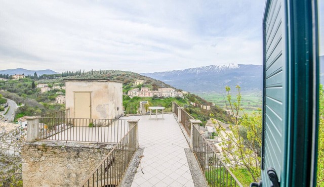 Phoebe House - Capestrano