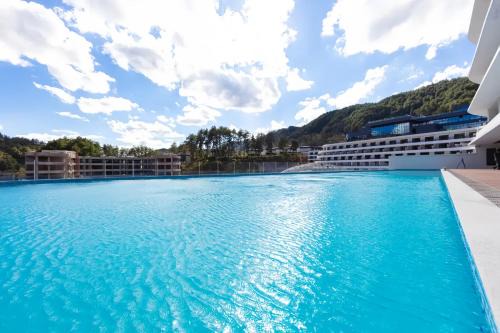 Phoenix Fairyland Hot Springs Hotel-best Grand Hotel l&swimming facilities-Sumptuous breakfast-only hot spring-10minute walk to the Town-free pick up