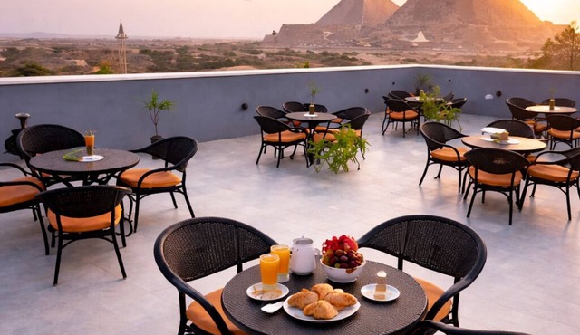 Phoenix Pyramids View Inn